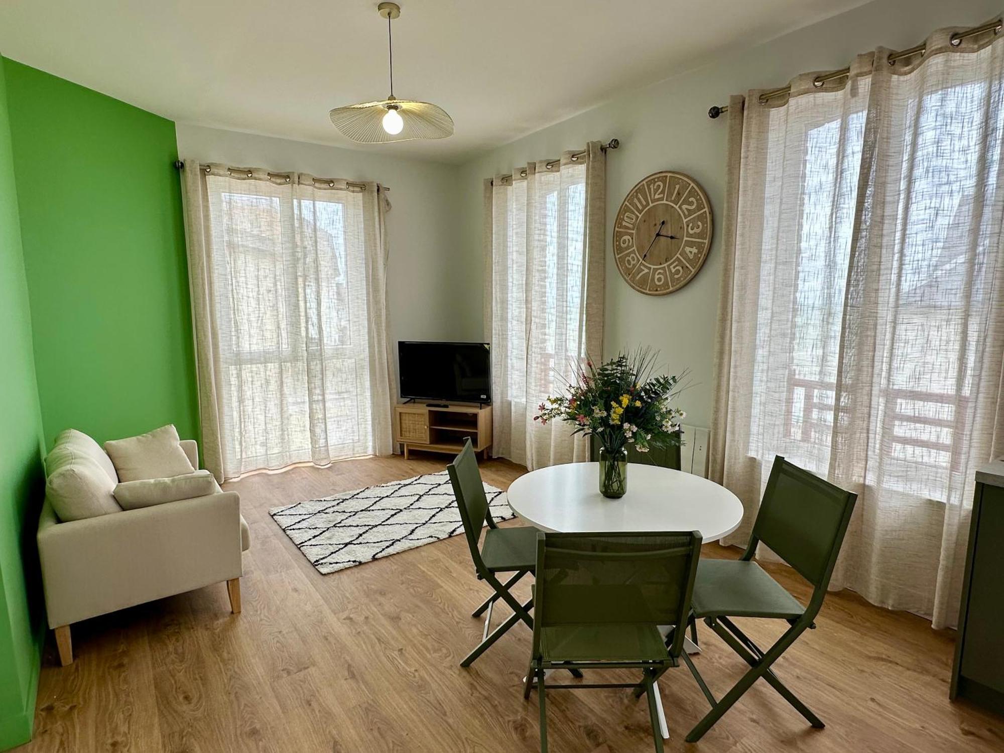 Apartment Sweet *